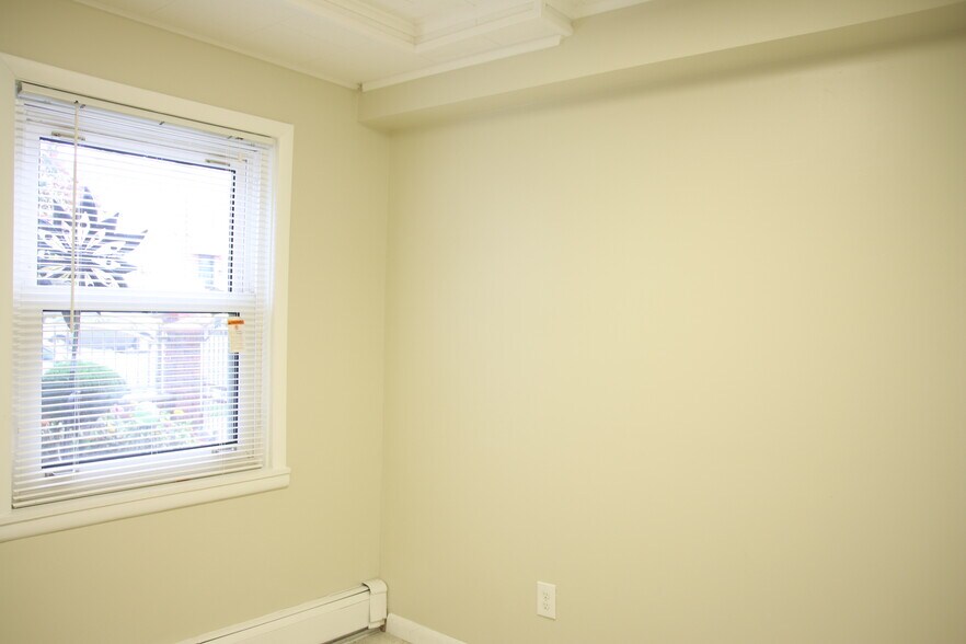 More Photos Of 2975 Waterbury Ave, Bronx Apartments For Lease