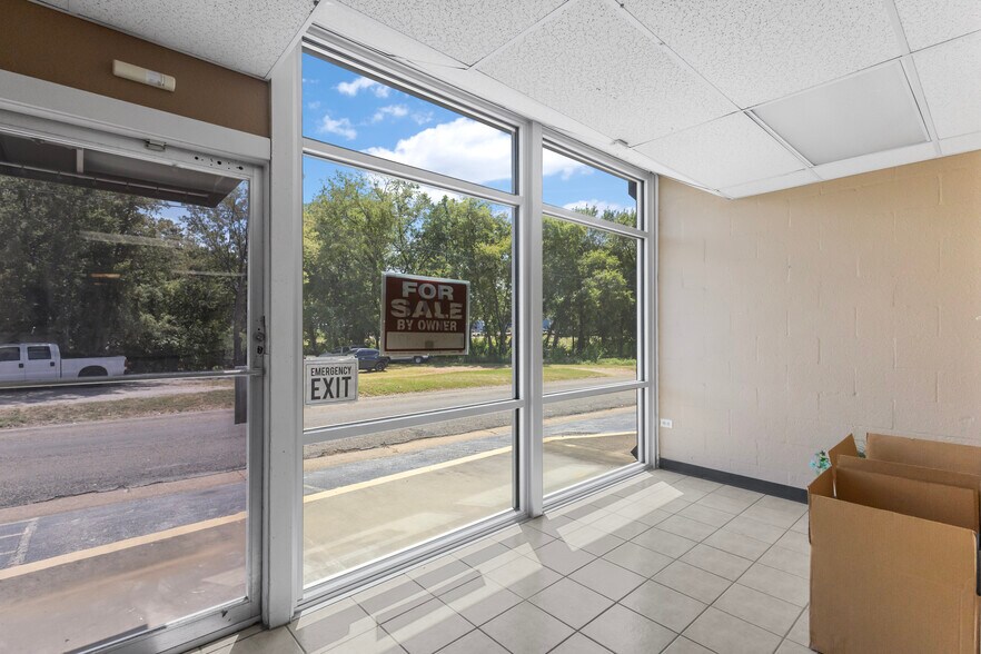 More Photos Of 421 S Beckham Ave, Tyler Medical For Sale