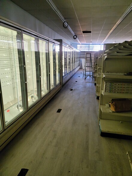 More Photos Of 975 Broadway St, Buffalo General Retail For Sale