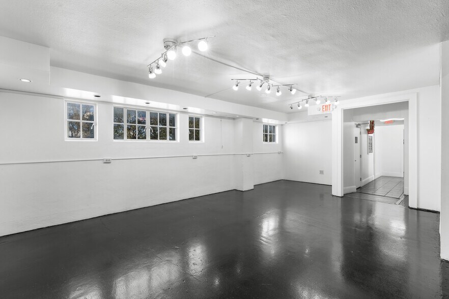 More Photos Of 939 N Magnolia Ave, Ocala Freestanding For Sale