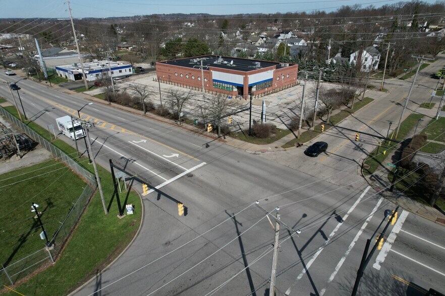 More Photos Of 325 E Waterloo Rd, Akron Drugstore For Sale
