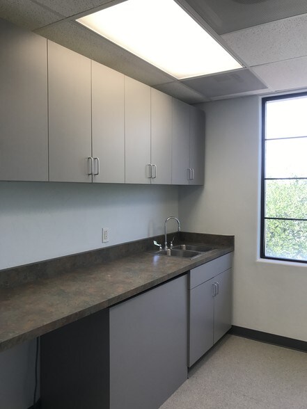 More Photos Of 1310 W St Marys Rd, Tucson Medical For Lease