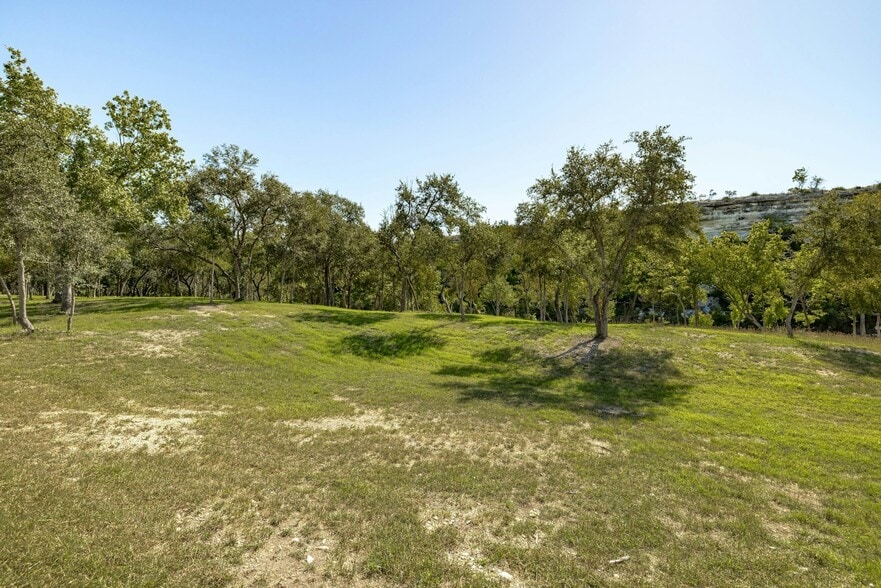 More Photos Of 1030 County Road 279, Liberty Hill Hotel For Sale