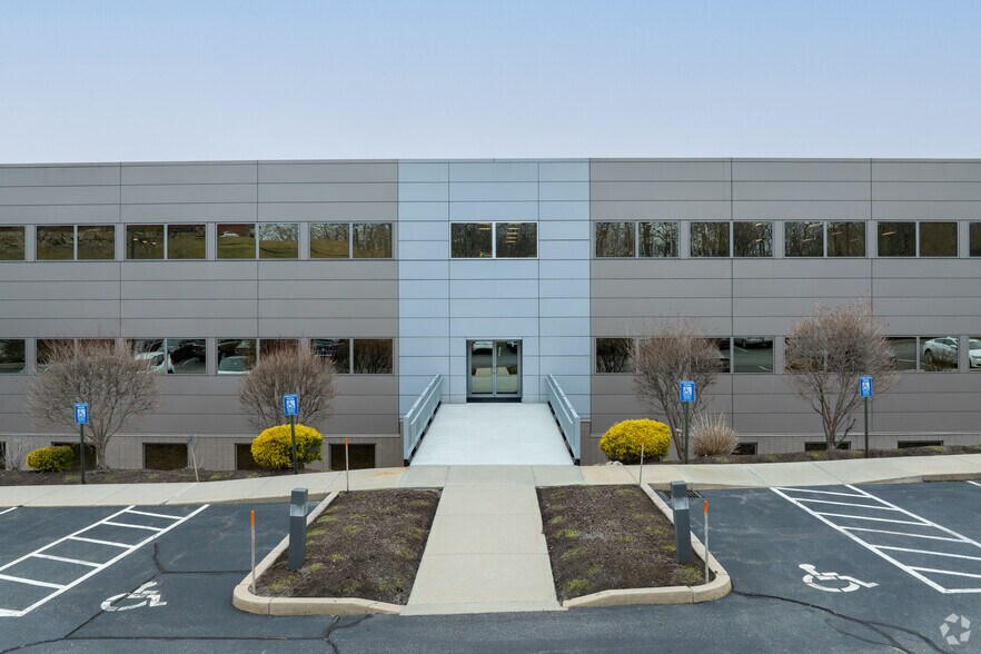More Photos Of 1300 Highland Corporate Dr, Cumberland Office For Sale