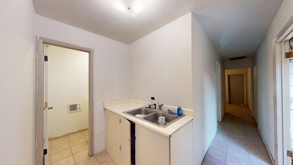 More Photos Of 5512 Binz Engleman Rd, San Antonio Freestanding For Sale