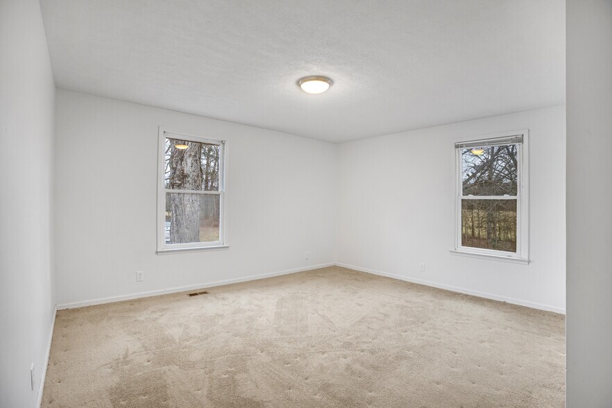 More Photos Of 151 Covington Ln, Dickson Apartments For Sale