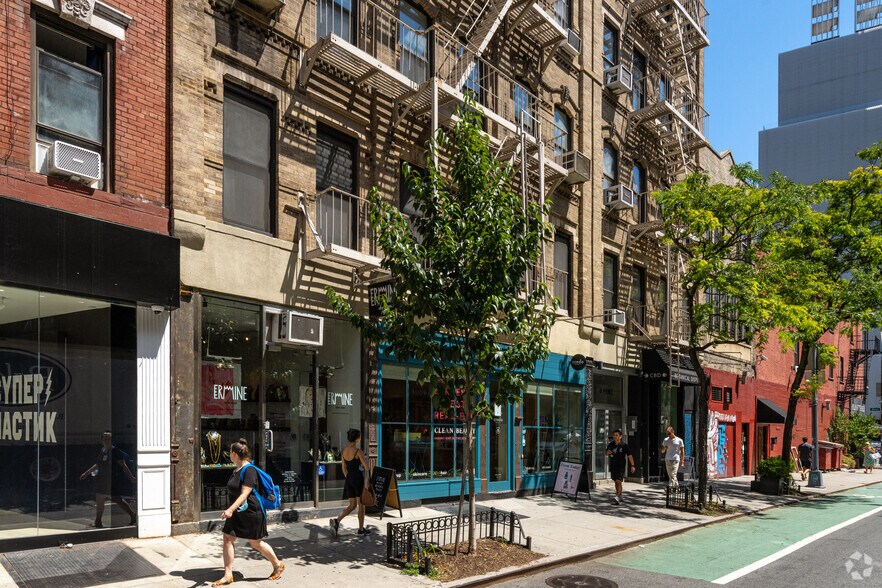 More Photos Of 7-11 Prince St, New York Apartments For Lease