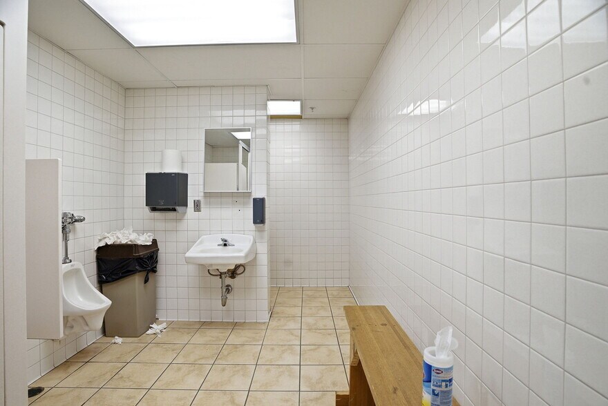 More Photos Of 6541 16TH Ave S, Richfield Schools For Lease