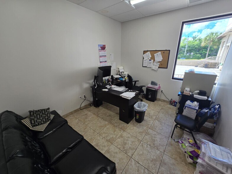 More Photos Of 10400 NW 55th St, Sunrise Manufacturing For Lease
