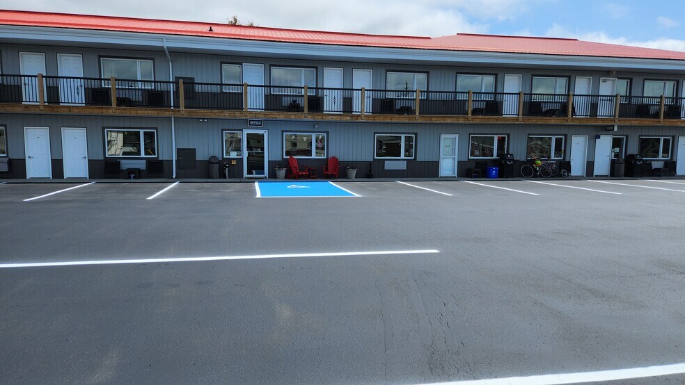 More Photos Of 171 Mission Rd, Wawa Hotel For Sale