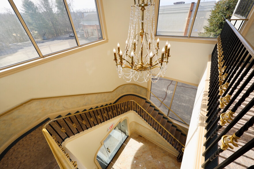 More Photos Of 1807 Seminole Trl, Charlottesville Office For Lease