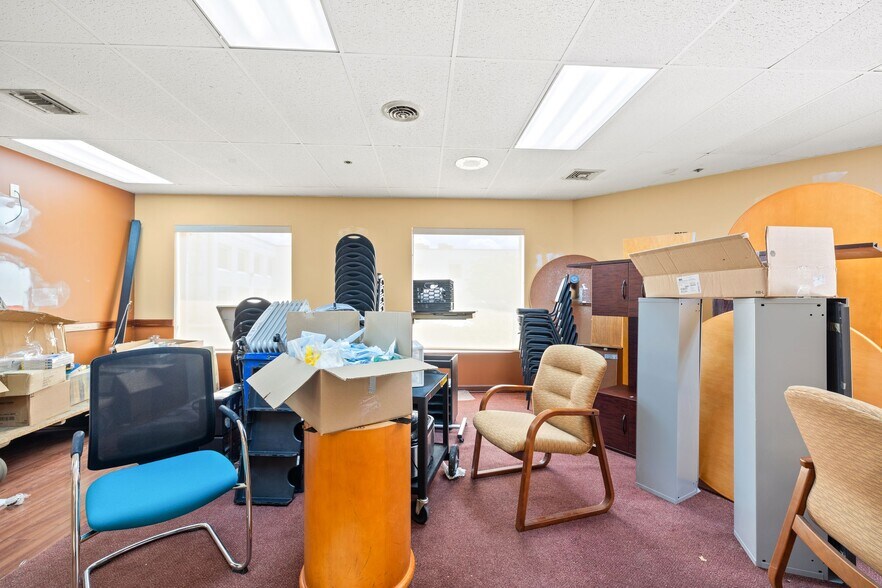 More Photos Of 1637 Mineral Spring Ave, North Providence Medical For Lease