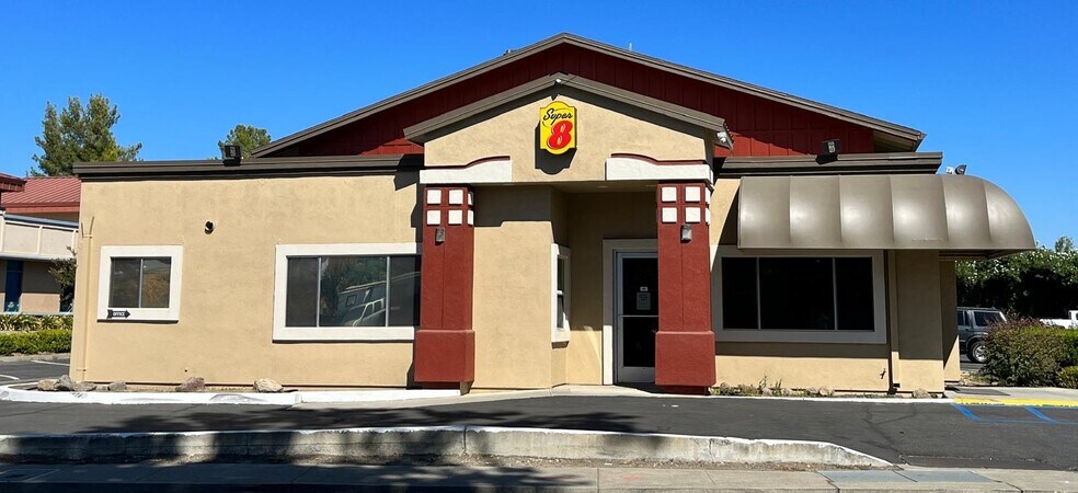 More Photos Of 30 Gilmore Rd, Red Bluff Hotel For Sale