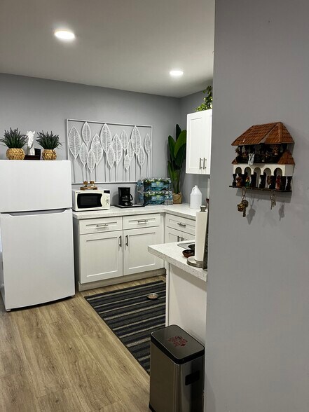 More Photos Of 10267-10297 NW 46th St, Sunrise Warehouse For Sale