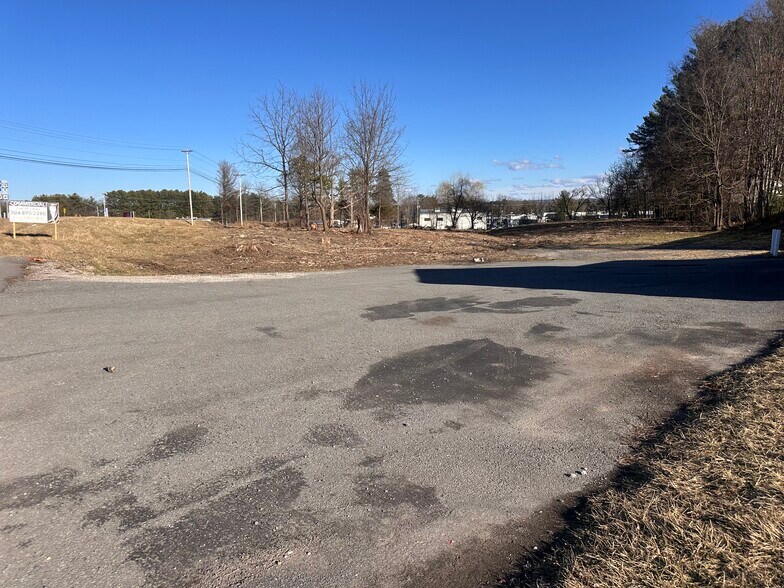 More Photos Of 346 Rural Acres Dr, Beckley Showroom For Sale