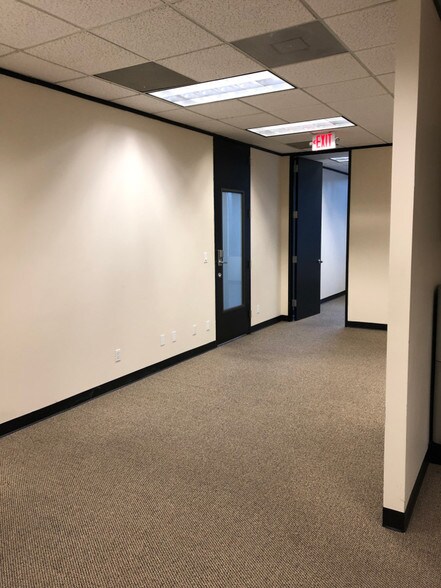 More Photos Of 11940 Jollyville Rd, Austin Office Residential For Lease