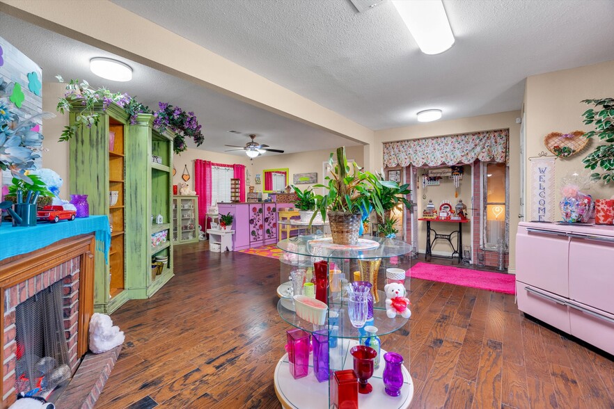 More Photos Of 5236 US-67 Hwy, Alvarado Freestanding For Sale