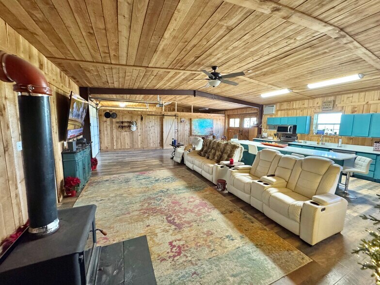 More Photos Of 8895 US-67 Hwy, Cleburne Trailer Camper Park For Sale
