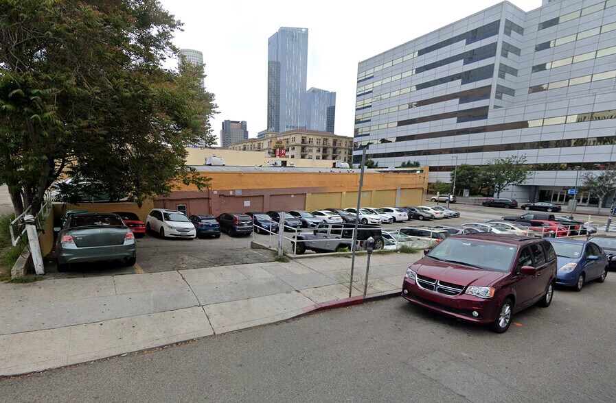 More Photos Of 1147 W 7th St, Los Angeles Storefront For Lease