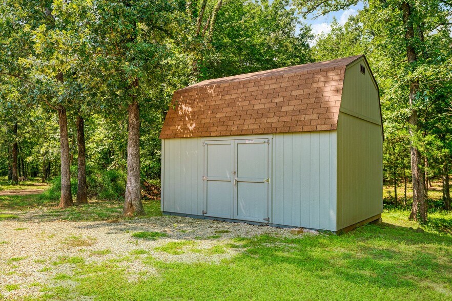 More Photos Of 821 County Road 43830, Paris Multifamily For Sale