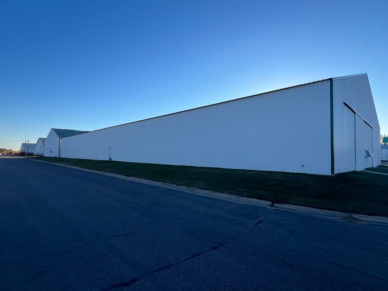 More Photos Of 480 Park Ave E, Eden Valley Warehouse For Sale