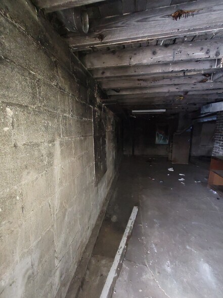 More Photos Of 1823 W 8th St, Muncie Multifamily For Sale