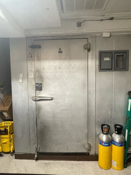 More Photos Of 100 Delaware Ave, Hurlock Restaurant For Sale