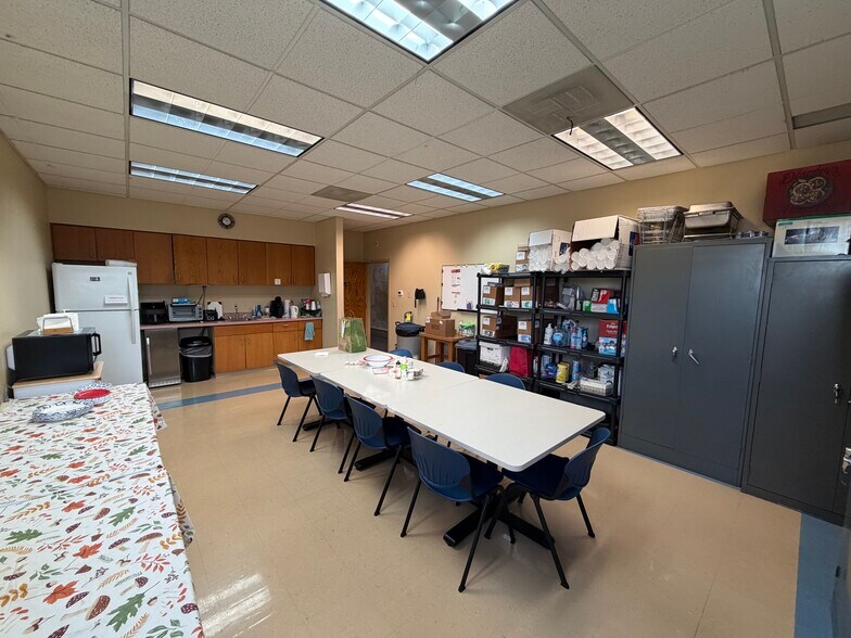 More Photos Of 17811 E 40 Hwy, Independence Office For Sale