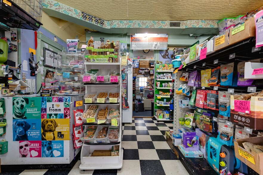 More Photos Of 307 Railroad Ave, Ashland Storefront Retail Residential For Sale
