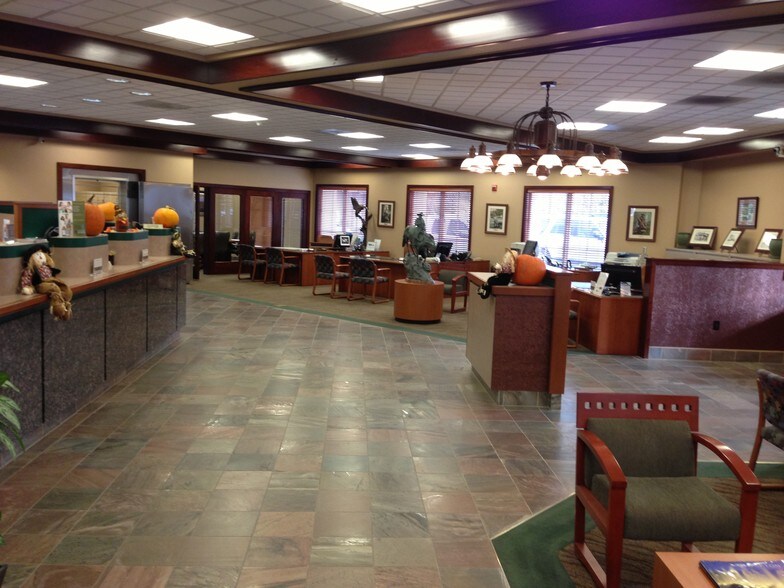 More Photos Of 346 E F St, Oakdale Bank For Sale