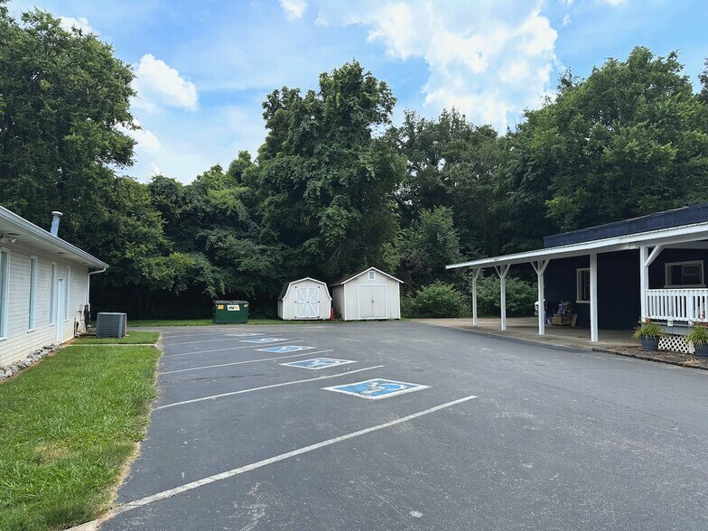 More Photos Of 5742 Seminary Rd, Smyrna Religious Facility For Sale