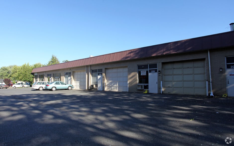 Primary Photo Of 2281-2293 Lewis Ave, Rockville Warehouse For Lease