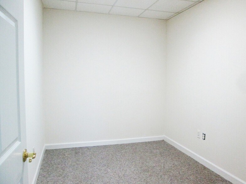 More Photos Of 3867 Holcomb Bridge Rd, Peachtree Corners Office For Lease