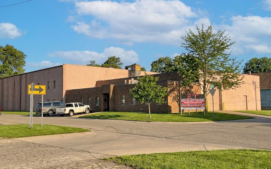 Primary Photo Of 2104 Cypress St, Port Huron Manufacturing For Sale