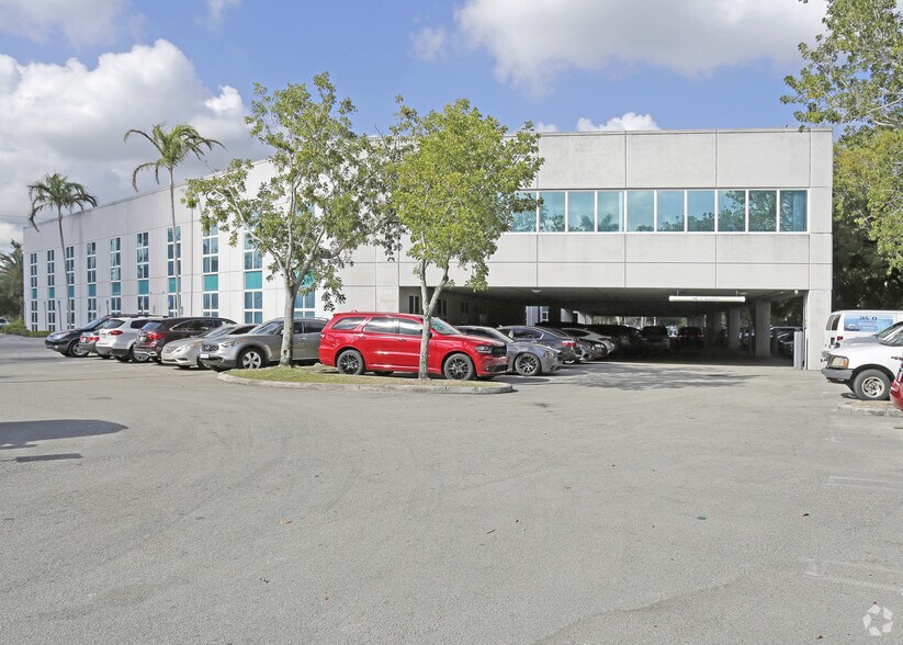 More Photos Of 10305 NW 41st St, Doral Office For Sale
