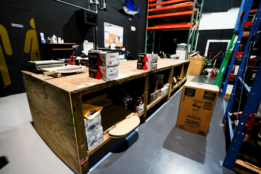 More Photos Of 7865 NW 46th St, Doral Warehouse For Lease