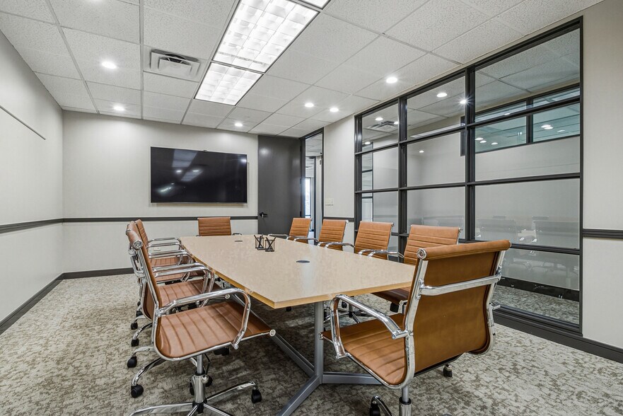 More Photos Of 5801 Logan St, Denver Research And Development For Lease