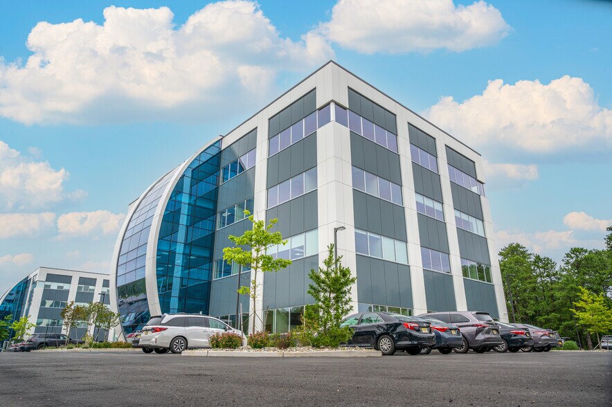 More Photos Of 2013 Cedarbridge Ave, Lakewood Office For Lease