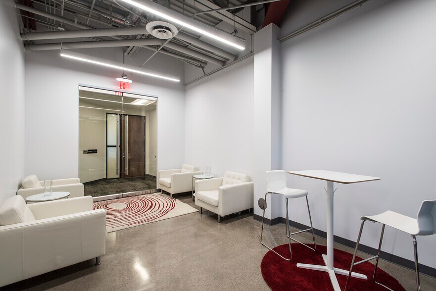 More Photos Of 7855 S River Pky, Tempe Office For Sale