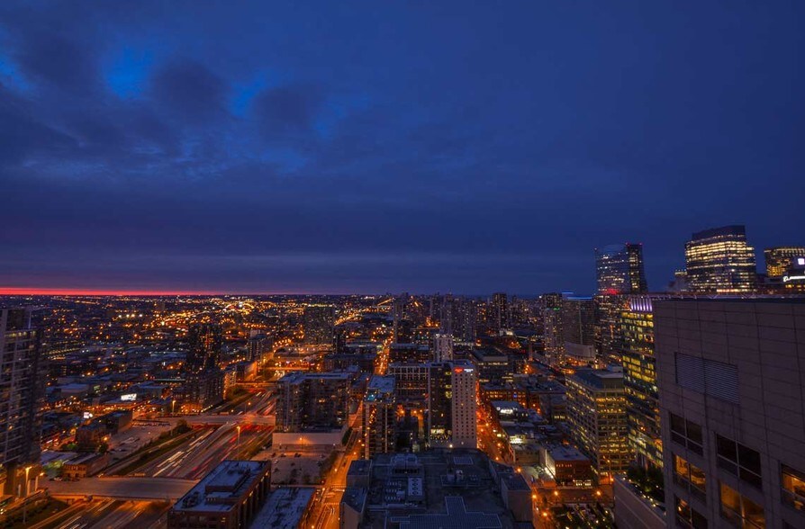 More Photos Of 555 W Madison St, Chicago Apartments For Lease