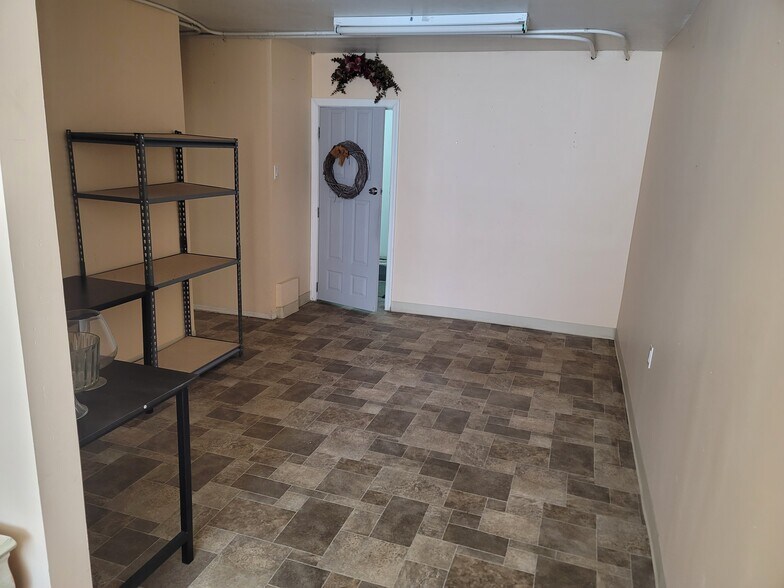 More Photos Of 22 Van Buren Ave, Floral Park Warehouse For Lease