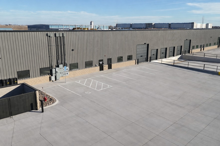 More Photos Of 2201 Shiloh Rose Pky SW, Bondurant Showroom For Lease