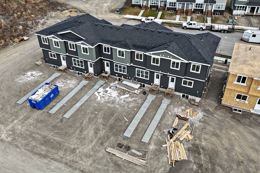 More Photos Of 22 Grayhawk Blvd, Sylvan Lake Apartments For Sale