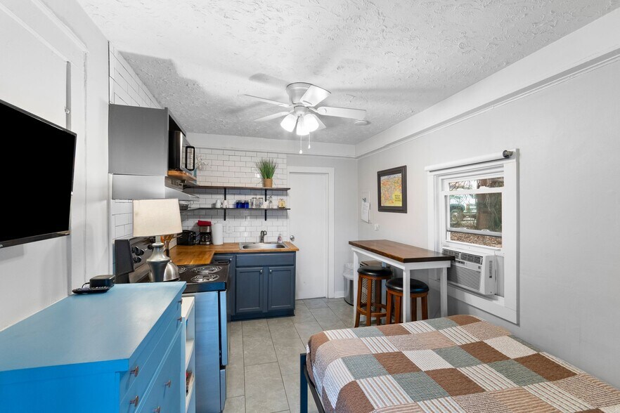 More Photos Of 33 Vance Ave, Black Mountain Apartments For Sale