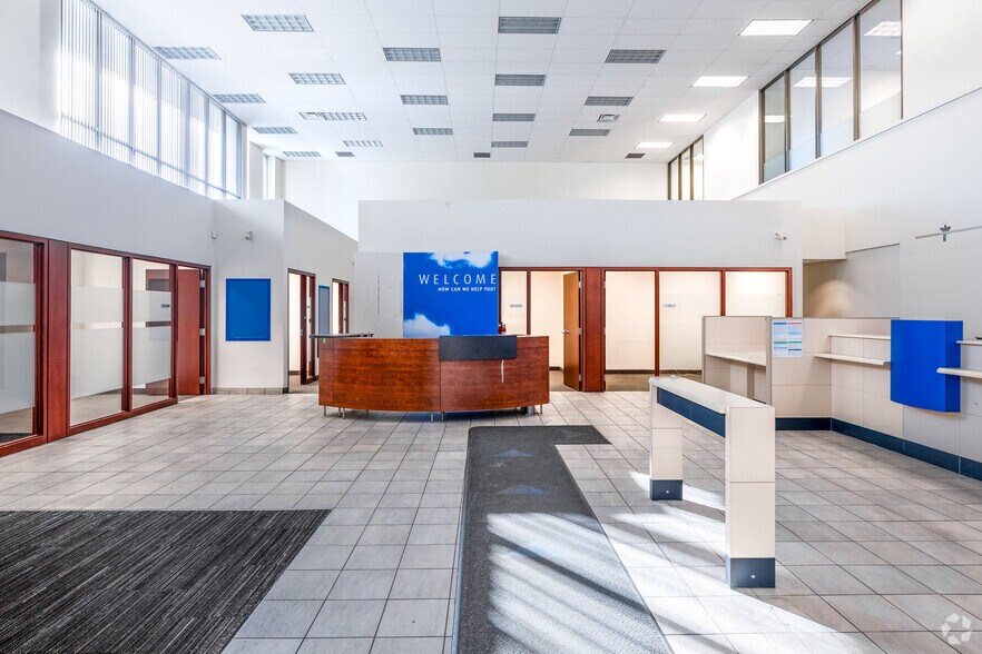 More Photos Of 31 King St, St Catharines Bank For Sale