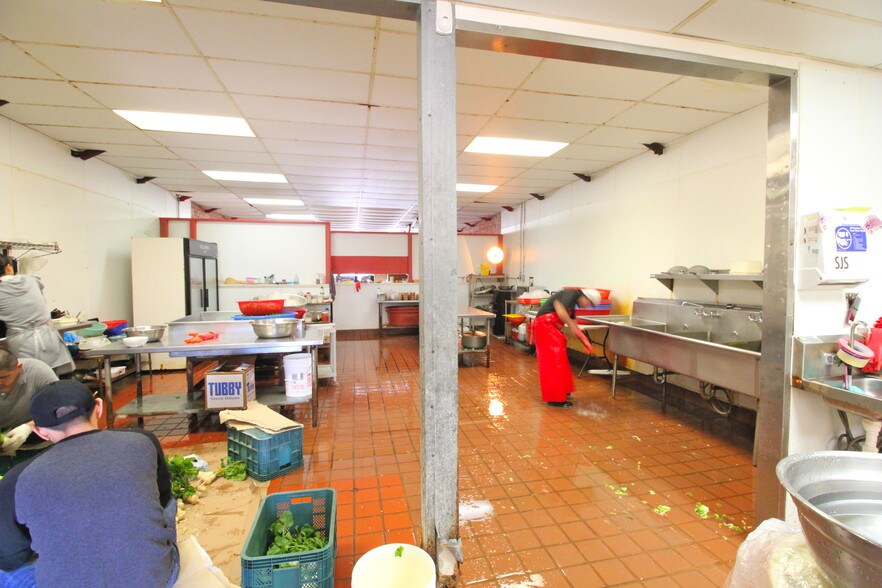 More Photos Of 445 E 14th St, San Leandro Convenience Store For Sale