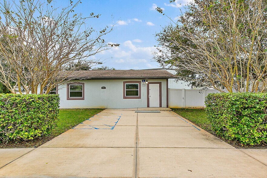 More Photos Of 6790 65th Way N, Pinellas Park Freestanding For Lease