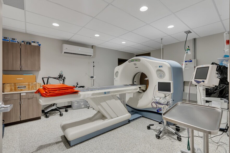 More Photos Of 2000 W South Boulder Rd, Lafayette Medical For Sale