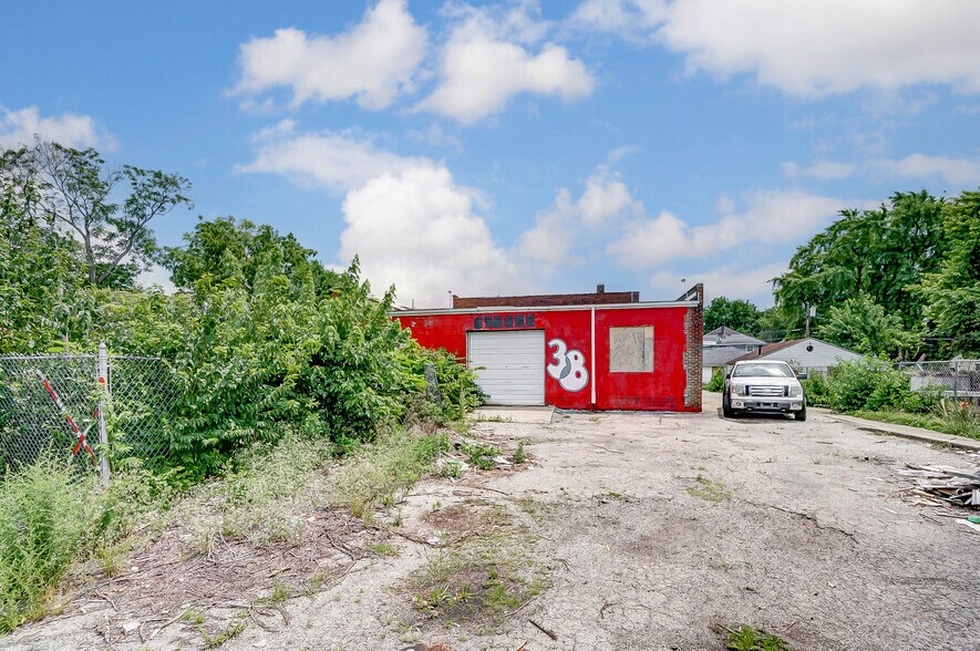 More Photos Of 38 McReynolds St, Dayton Warehouse For Sale