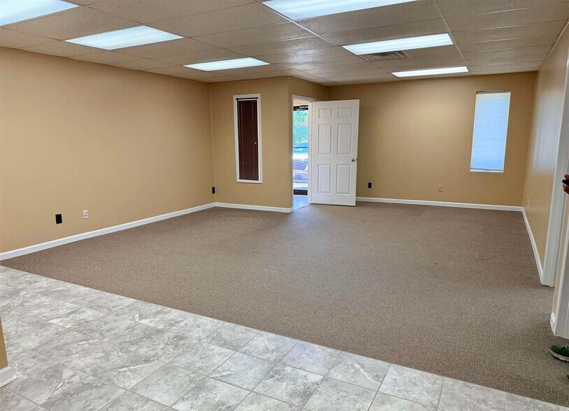 More Photos Of 1605 W Candletree Dr, Peoria Office For Sale